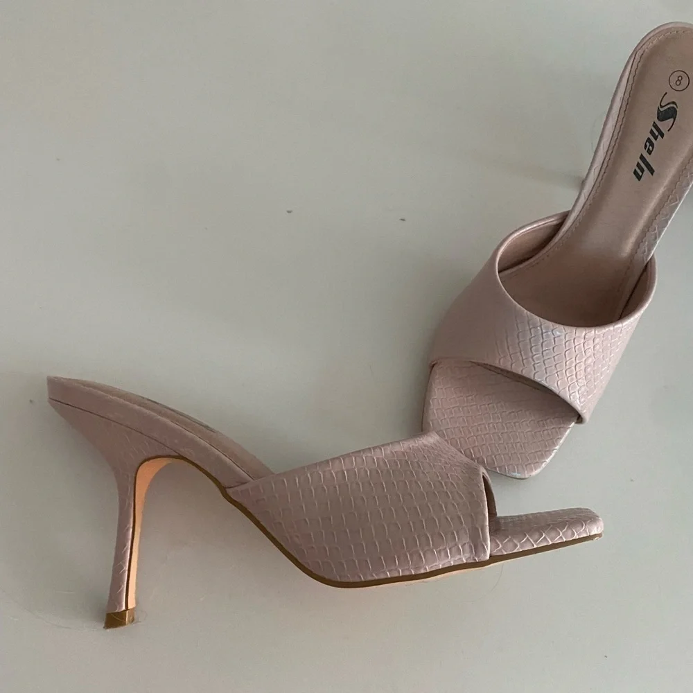 Pink Shein Pumps
